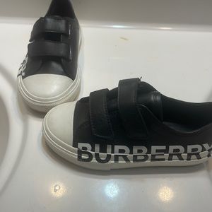 Burberry toddler girl shoe